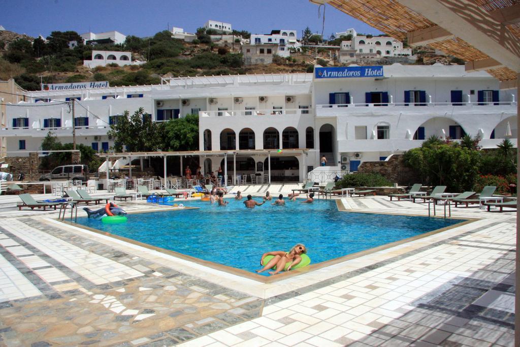 Armadoros Hotel / Ios Backpackers Екстериор снимка