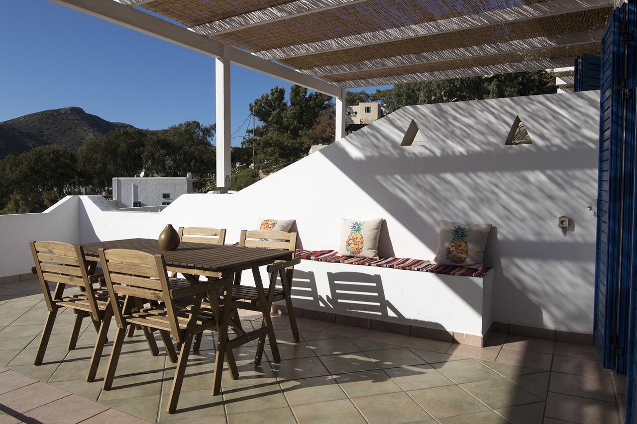 Armadoros Hotel / Ios Backpackers Екстериор снимка