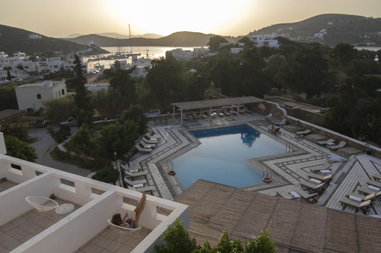Armadoros Hotel / Ios Backpackers Екстериор снимка