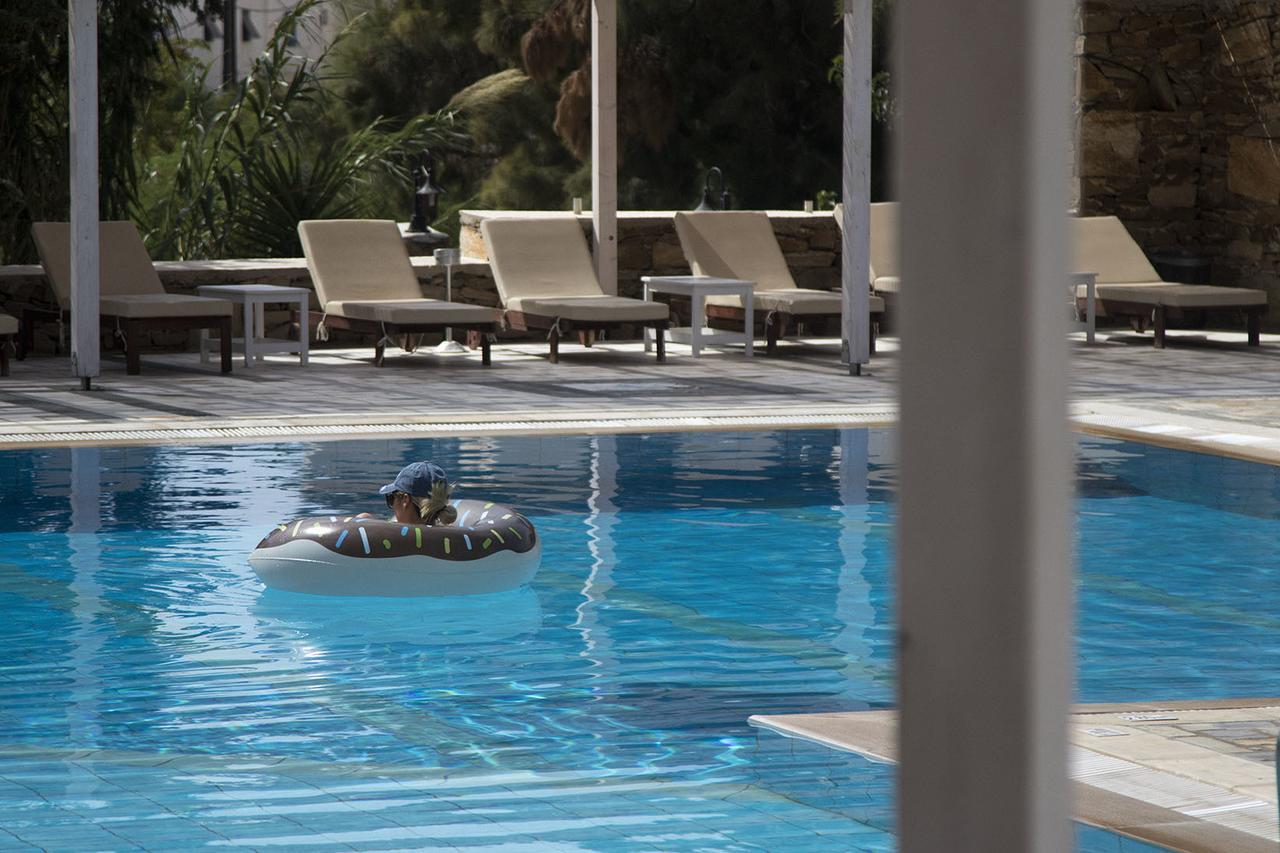 Armadoros Hotel / Ios Backpackers Екстериор снимка