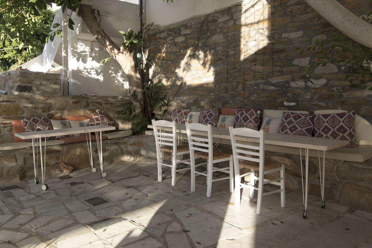 Armadoros Hotel / Ios Backpackers Екстериор снимка