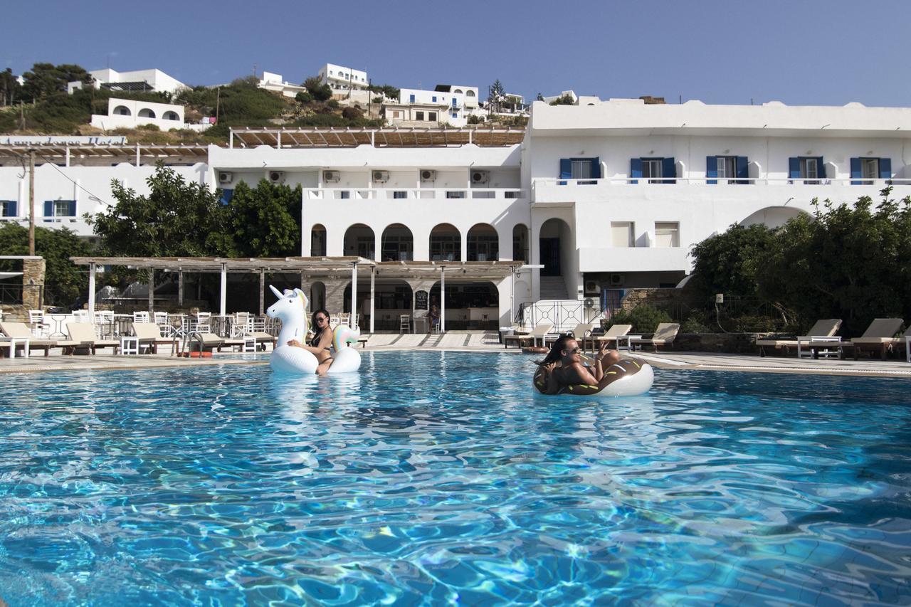 Armadoros Hotel / Ios Backpackers Екстериор снимка